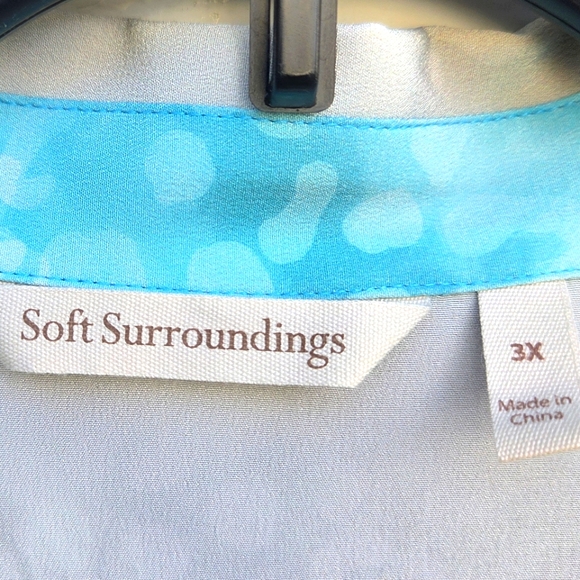 100% Silk Floral Blue Women's Top - Picture 3 of 4